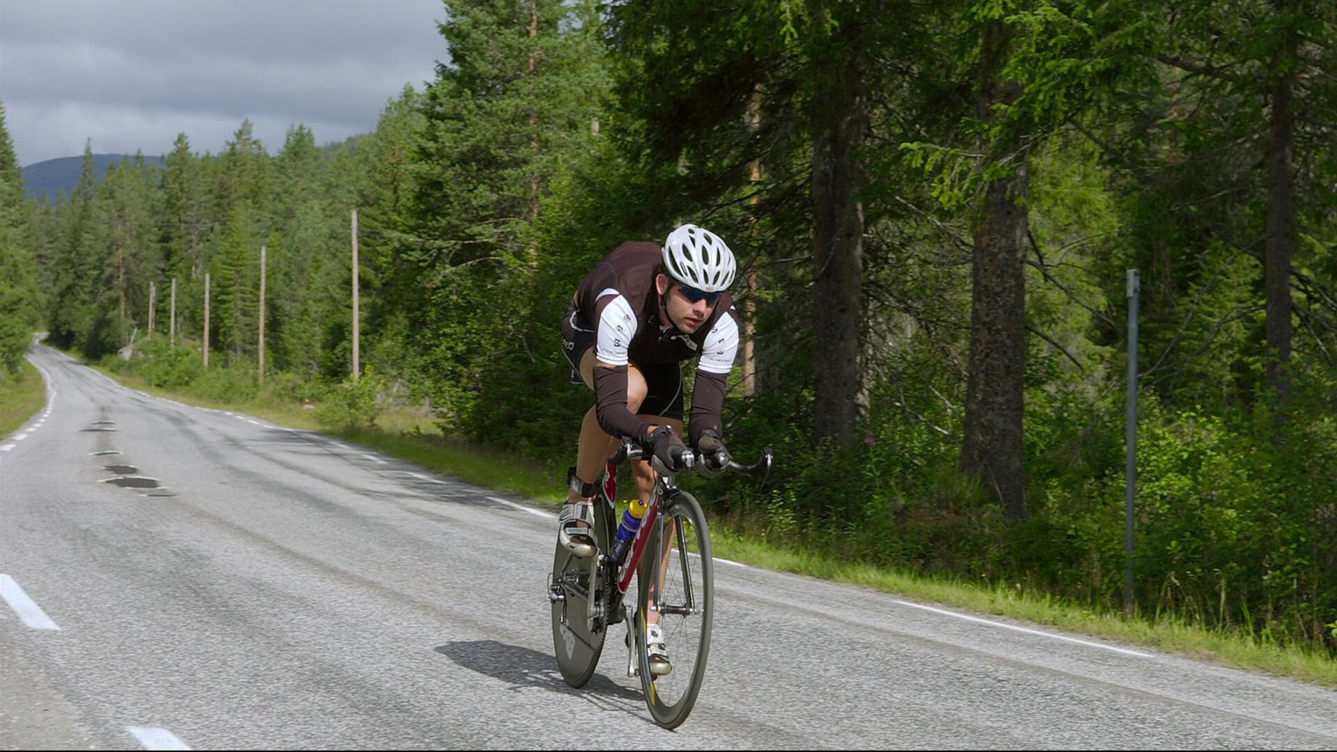 “胡利安·门德斯：全能球员成就阿根廷美洲狮队的未来”